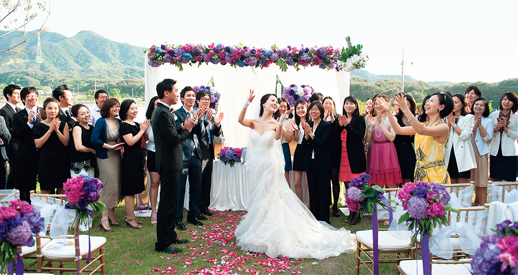 Getting Married in Korea Today: <font color='red'>From</font> Honsu to Honeymoon