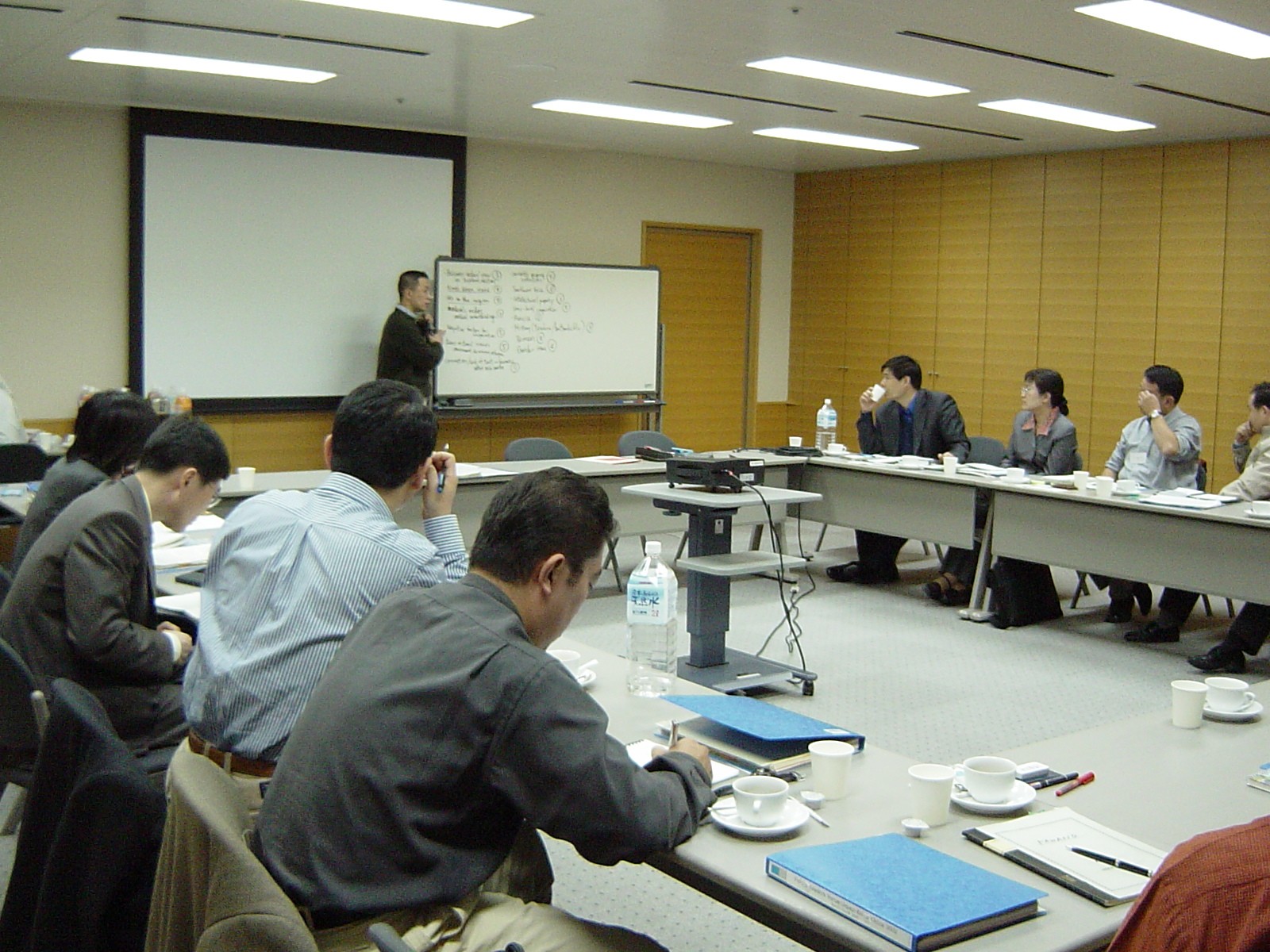 Discussion session on Nov. 14 in Tsukuba, Japan