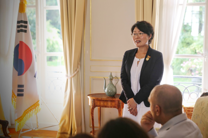 Noh Sun-ju, Principal of Ecole Coréenne de Dijon, France: “The French think <font color='red'>Hangeul</font>, the Korean alphabet, is beautiful, intriguing, and democratic”