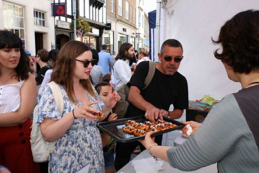 Meeting Korean Culture Abroad: Kimchi Tasting and Making Events Held in London