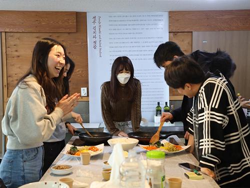 [Bridging the World] TCS Young Ambassadors Visit <font color='red'>Jeonju</font> for Korean Experience