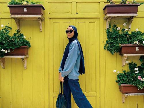 The hijabista and modest <font color='red'>fashion</font>