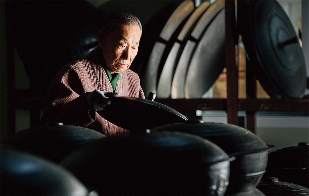 A Hundred Years Melded into Anseong's Famed Cast Iron Pots